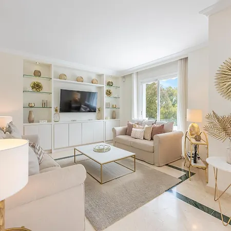 公寓 Penthouse Sea Views In Golden Mile, Puente Area 马尔韦利亚