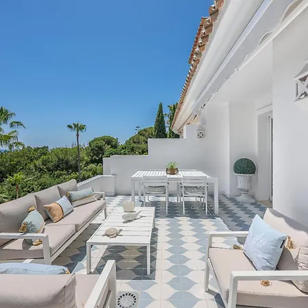 Penthouse Sea Views In Golden Mile, Puente Area *