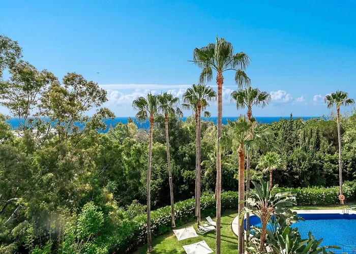 Penthouse Sea Views In Golden Mile, Puente Area Marbellac