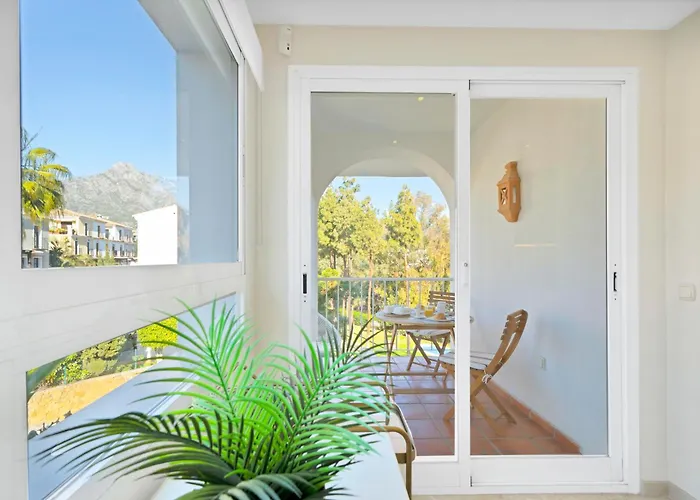 Penthouse Sea Views In Golden Mile, Puente Area Apartament Marbella