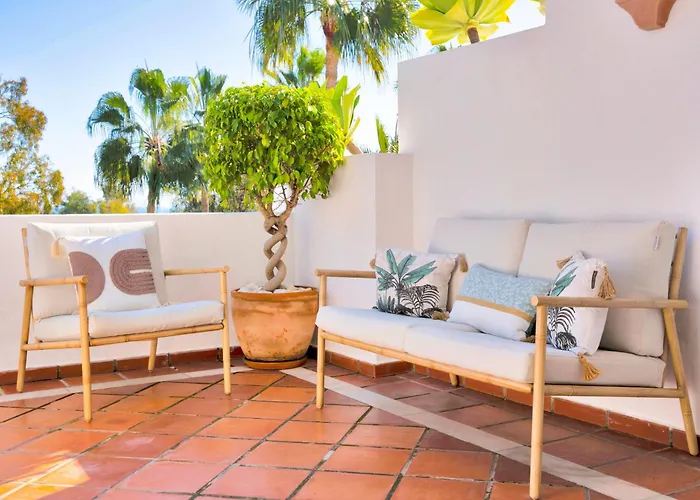 Penthouse Sea Views In Golden Mile, Puente Area Apartament