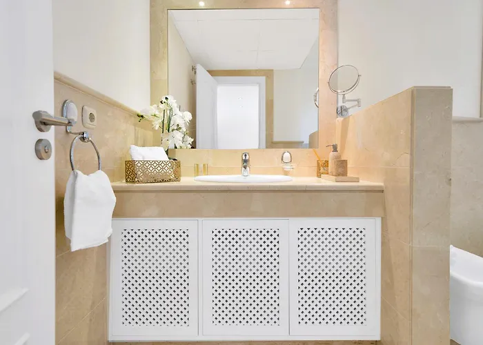 Penthouse Sea Views In Golden Mile, Puente Area Marbella