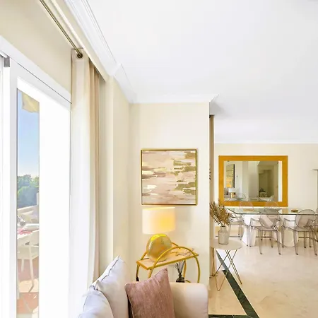 Penthouse Sea Views In Golden Mile, Puente Area *