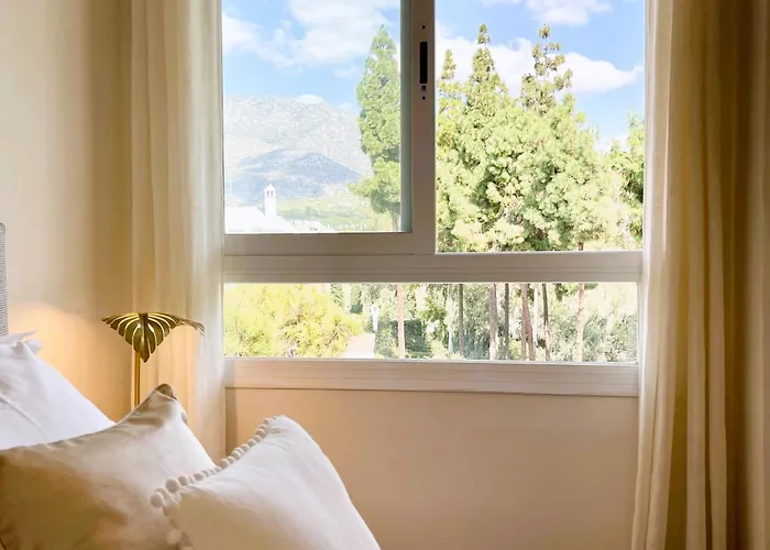 Апартаменти Penthouse Sea Views In Golden Mile, Puente Area