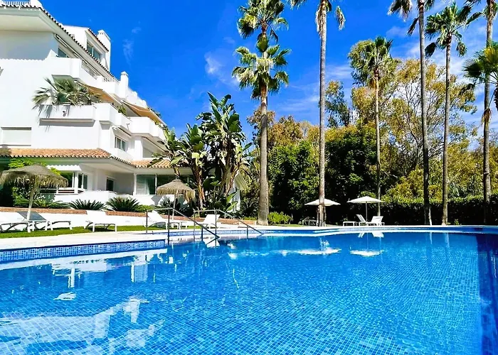 Апартаменти Penthouse Sea Views In Golden Mile, Puente Area