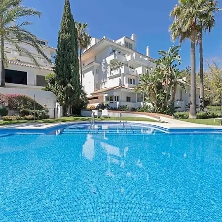 Luxury Penthouse With Sea Views In Golden Mile, Puente Area