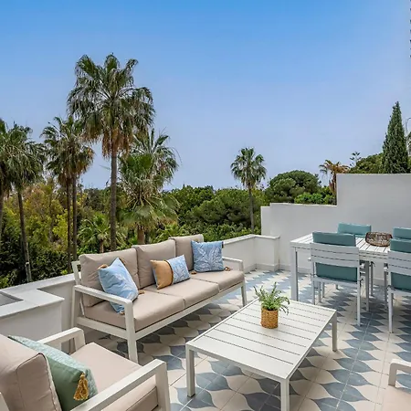 Penthouse Sea Views In Golden Mile, Puente Area